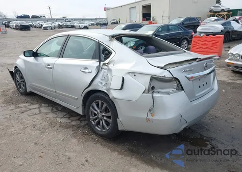 2015 Nissan Altima 2.5 S z USA, uszkodzony, nr VIN 1N4AL3AP6FN351134